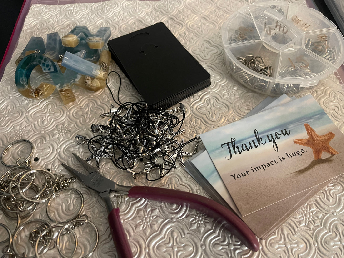 Ocean Beach Vibes Alphebet Letter Keychain w/Thank you card